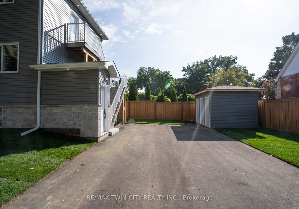 309-nelson-street-brantford-ontario-x12439033