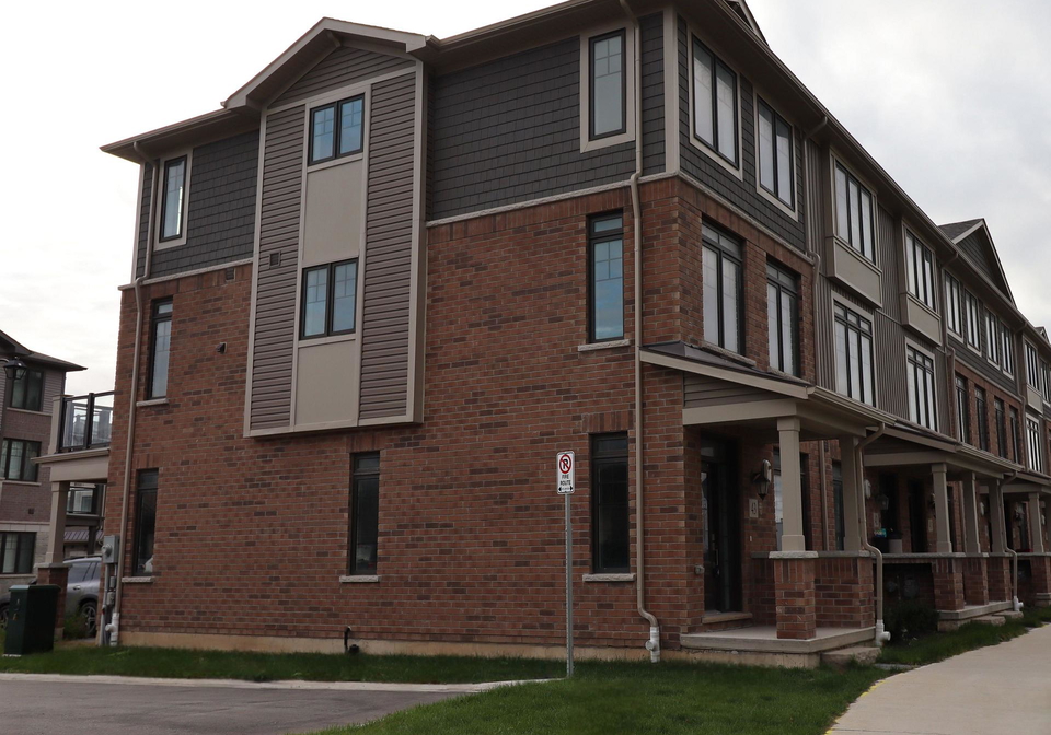 100-hollywood-court-cambridge-ontario-x12439037