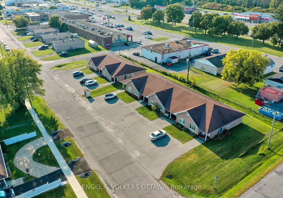 50-fifth-street-e-south-dundas-ontario-x12439533