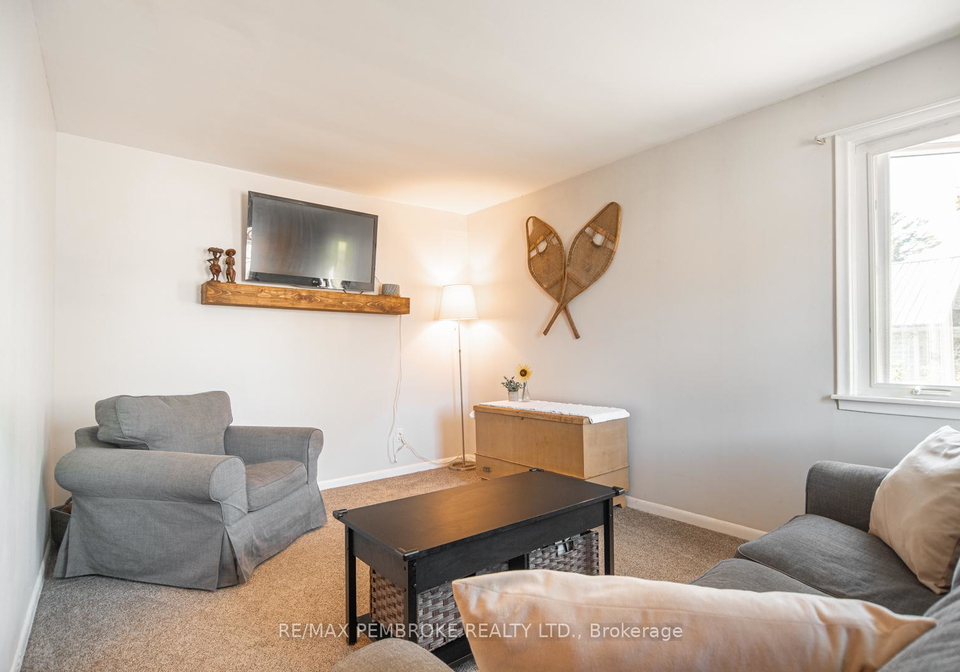 587-moffat-street-pembroke-ontario-x12439743