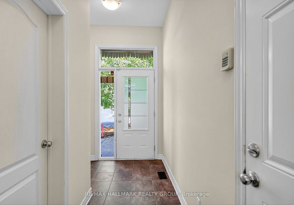 272-broxburn-crescent-ottawa-ontario-x12440242