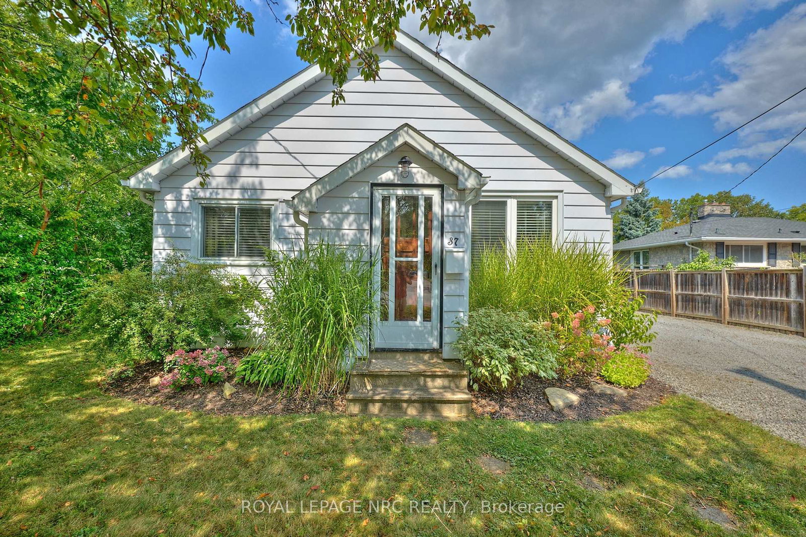 37-cecil-street-st-catharines-ontario-x12440353