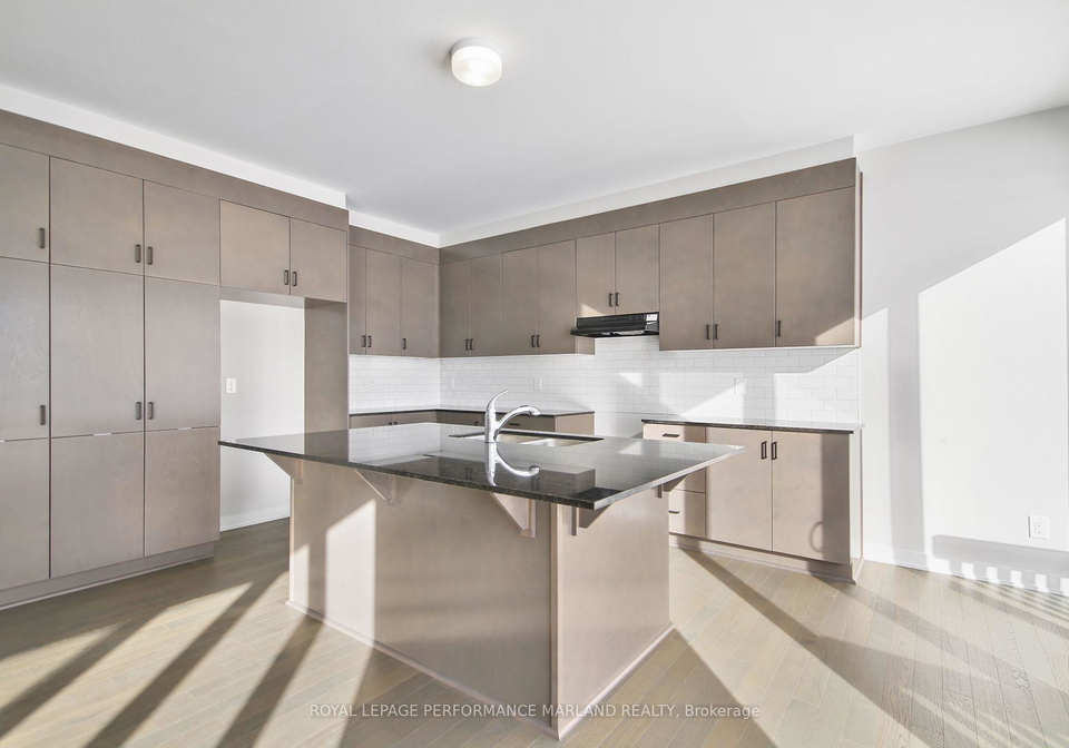 655-fenwick-way-ottawa-ontario-x12440385