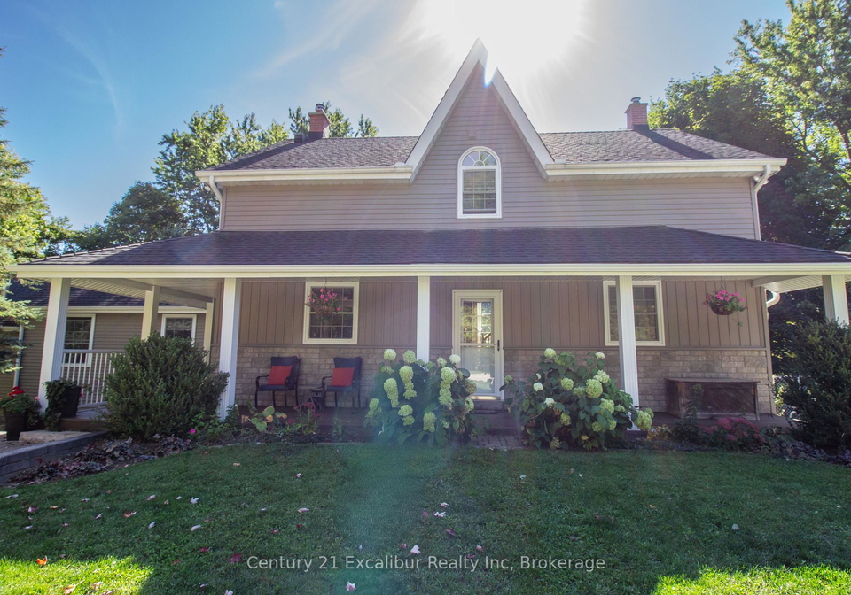 8583-sdrd-15-centre-wellington-ontario-x12440476