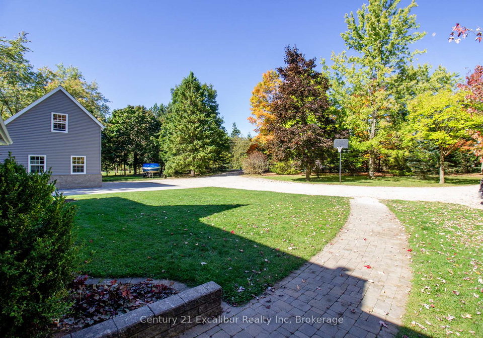 8583-sdrd-15-centre-wellington-ontario-x12440476
