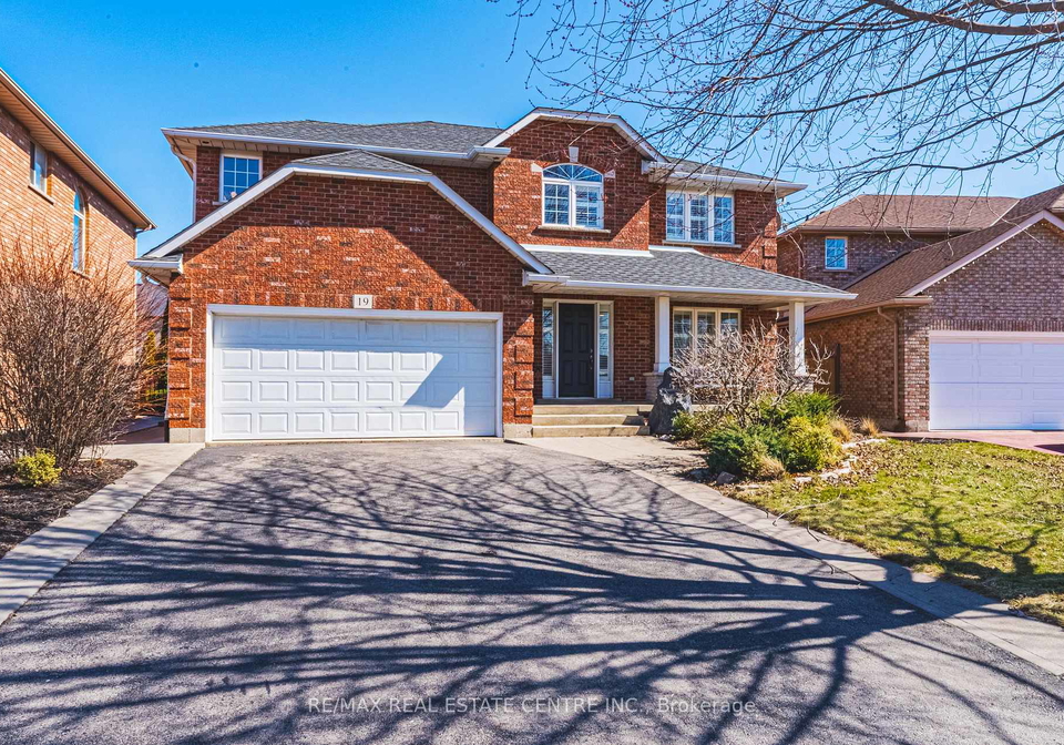 19-liuna-court-hamilton-ontario-x12440547
