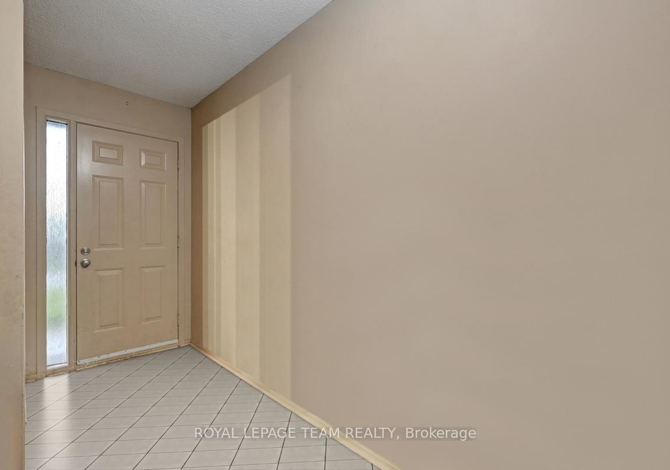 613-latour-crescent-ottawa-ontario-x12440574