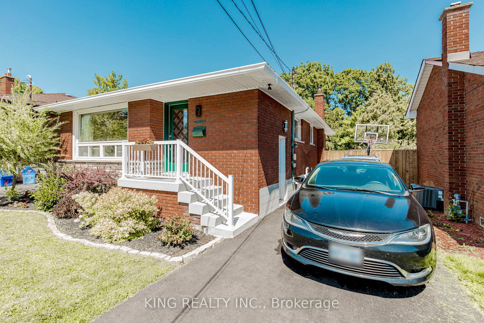 28-ainslie-avenue-hamilton-ontario-x12440684