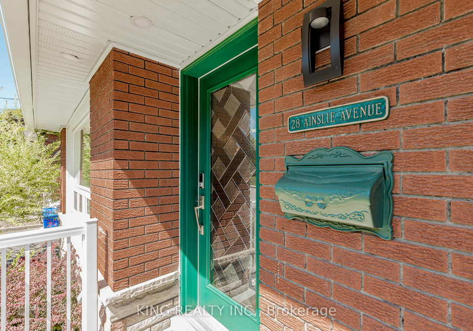 28-ainslie-avenue-hamilton-ontario-x12440684