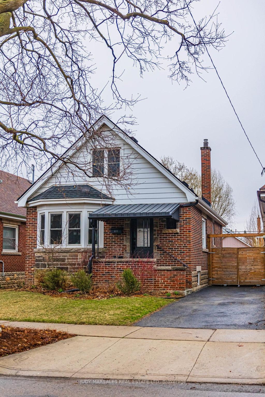 211-wexford-avenue-s-hamilton-ontario-x12440688