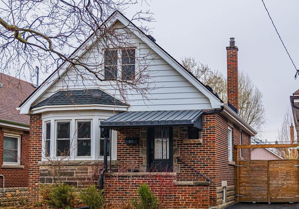 211-wexford-avenue-s-hamilton-ontario-x12440688