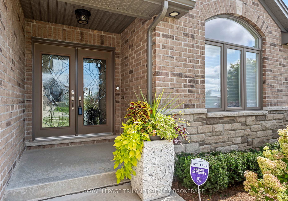6-nicoles-trail-thames-centre-ontario-x12440700