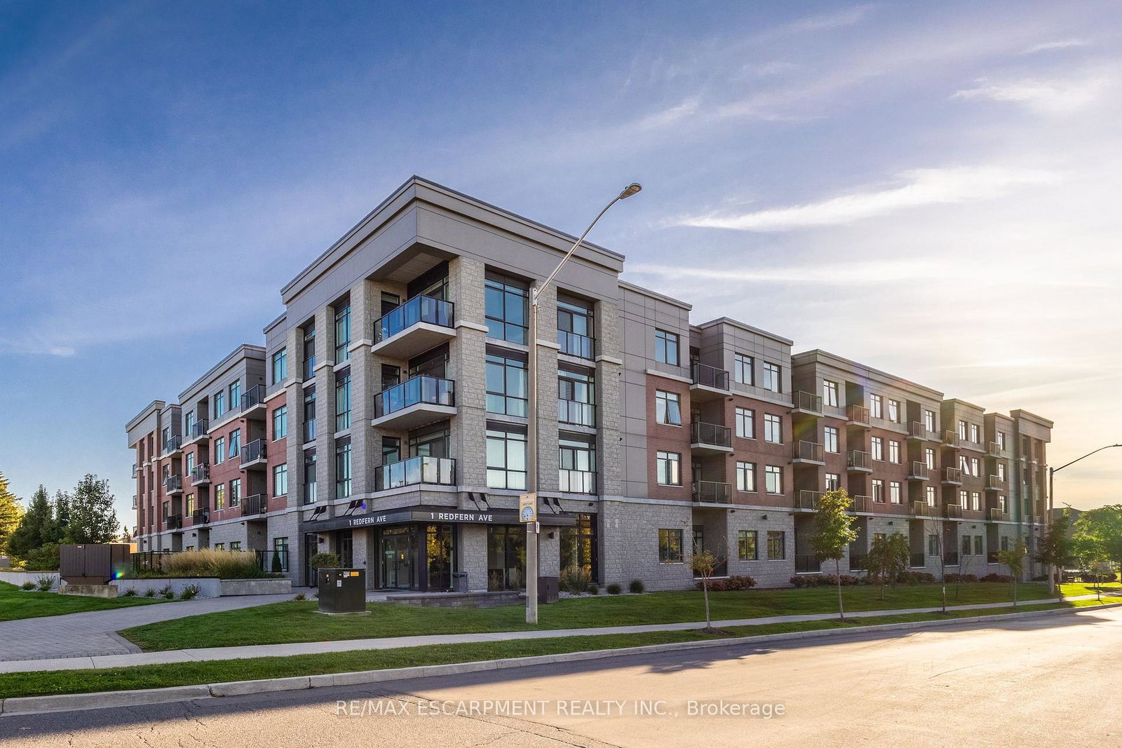 1-redfern-avenue-hamilton-ontario-x12440966