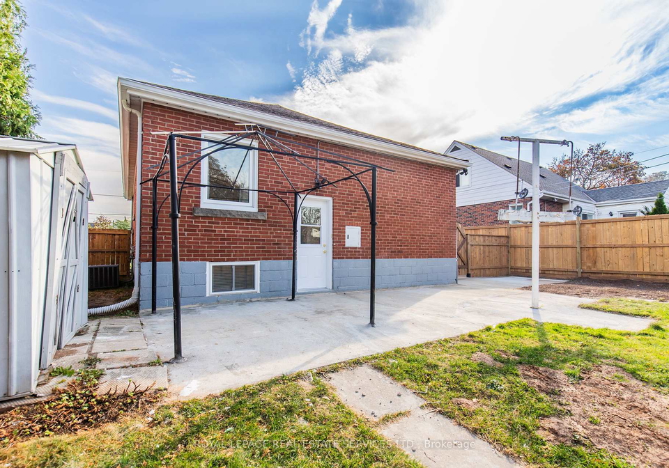 46-upper-walker-avenue-hamilton-ontario-x12441062