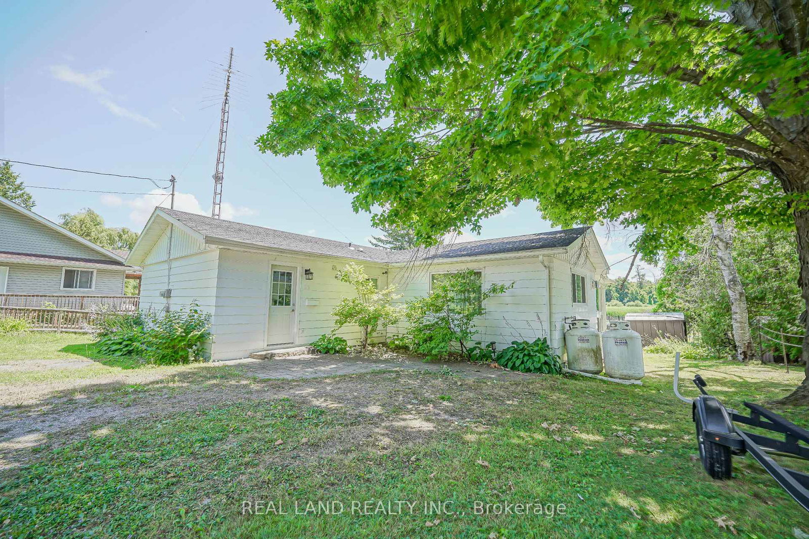 21-marilyn-crescent-kawartha-lakes-ontario-x12441318