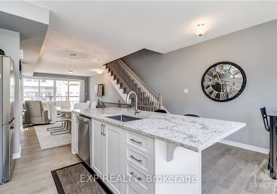 213-makadewa-private-ottawa-ontario-x12441319