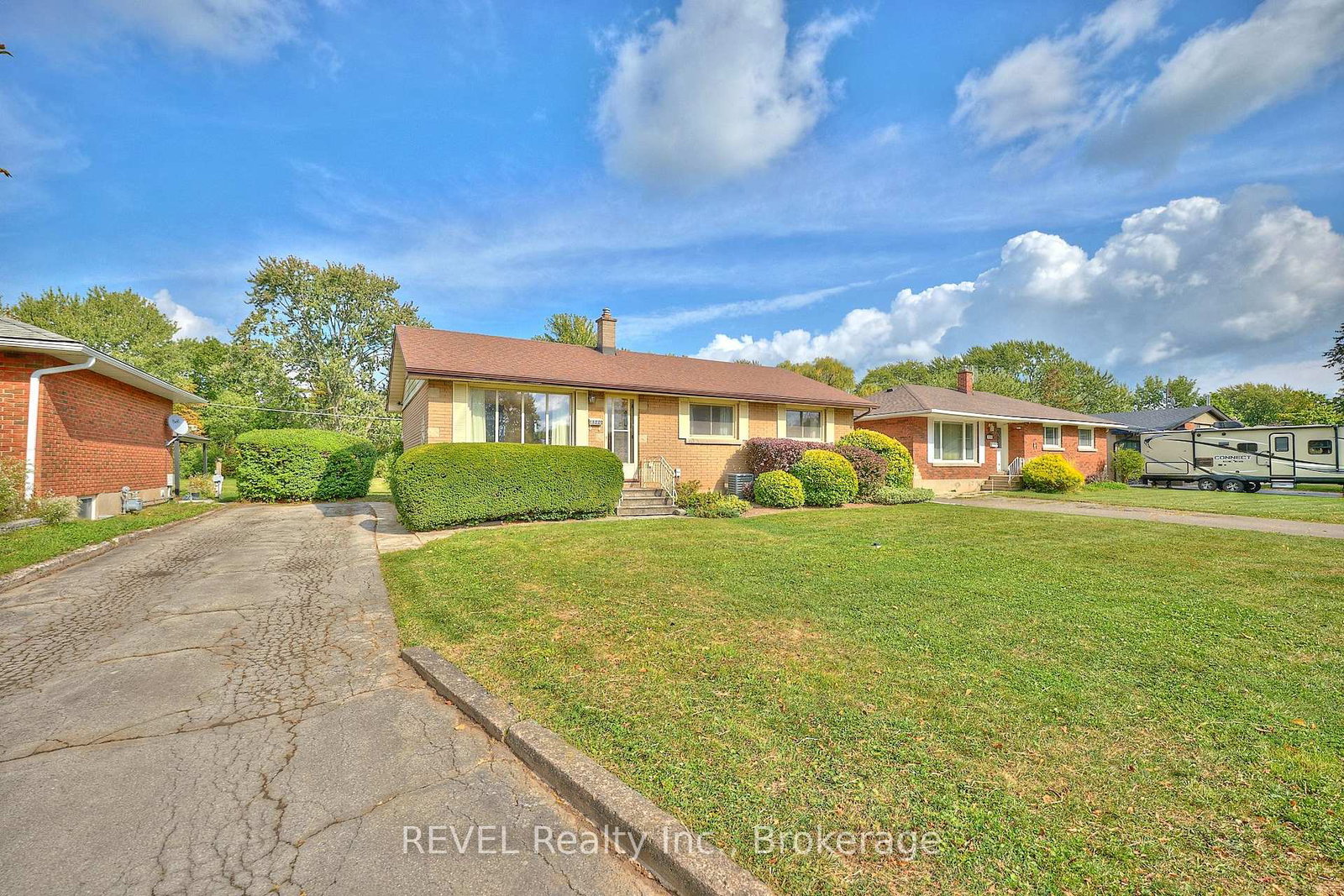 8580-champlain-drive-niagara-falls-ontario-x12441387