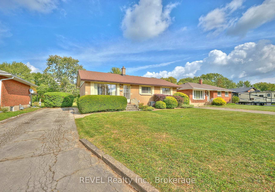 8580-champlain-drive-niagara-falls-ontario-x12441387