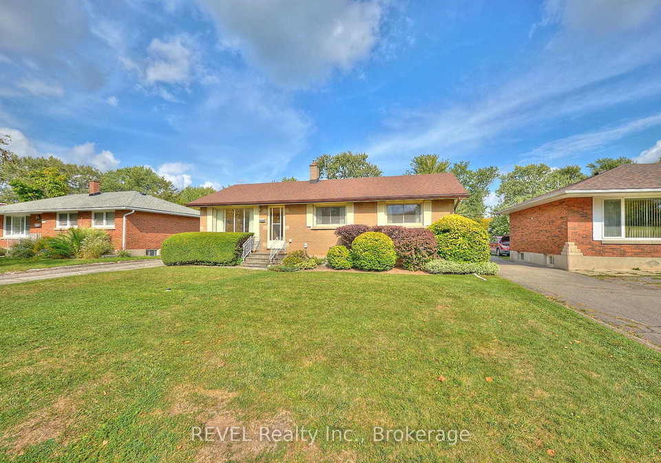 8580-champlain-drive-niagara-falls-ontario-x12441387
