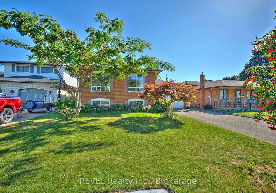6-charleen-circle-st-catharines-ontario-x12441643