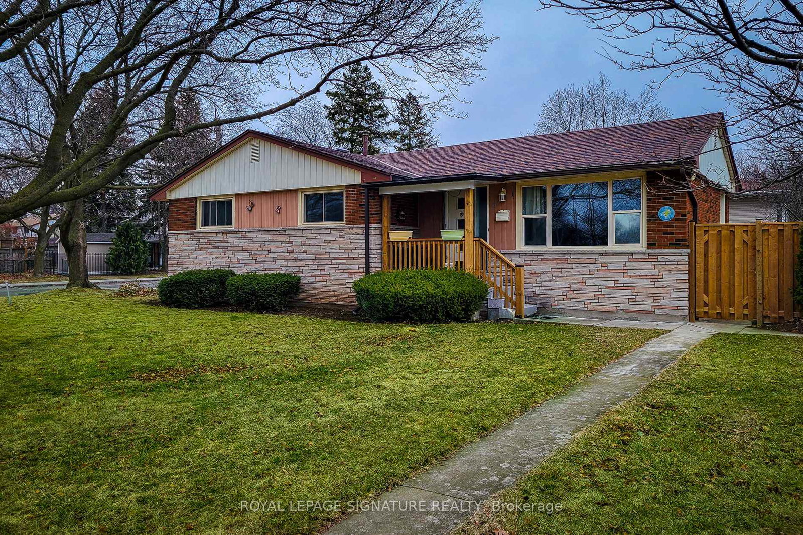 81-west-25th-street-hamilton-ontario-x12441681