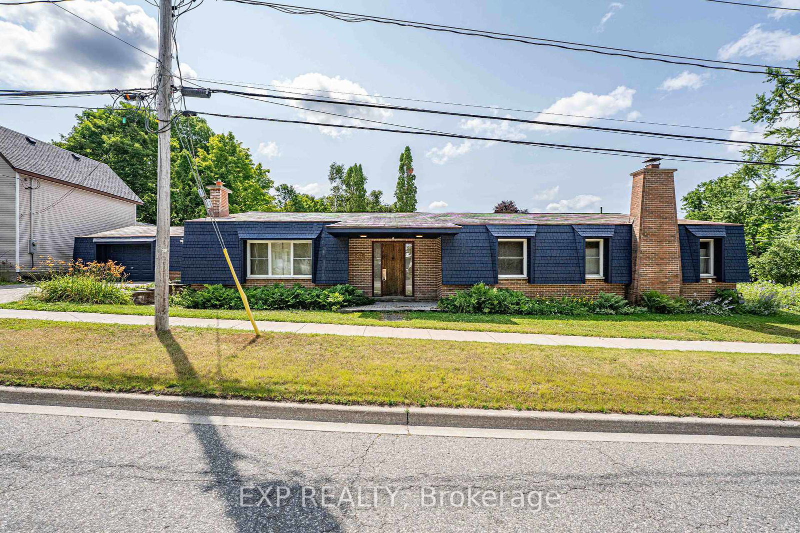 395-brown-street-gravenhurst-ontario-x12442289