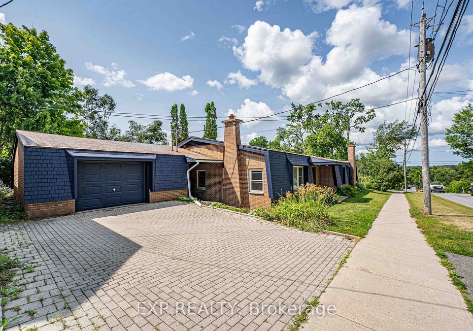 395-brown-street-gravenhurst-ontario-x12442289
