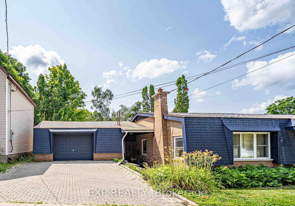 395-brown-street-gravenhurst-ontario-x12442289