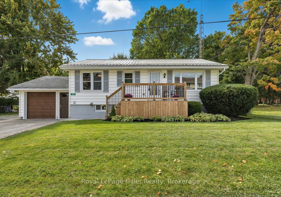 11-schade-street-west-perth-ontario-x12442484