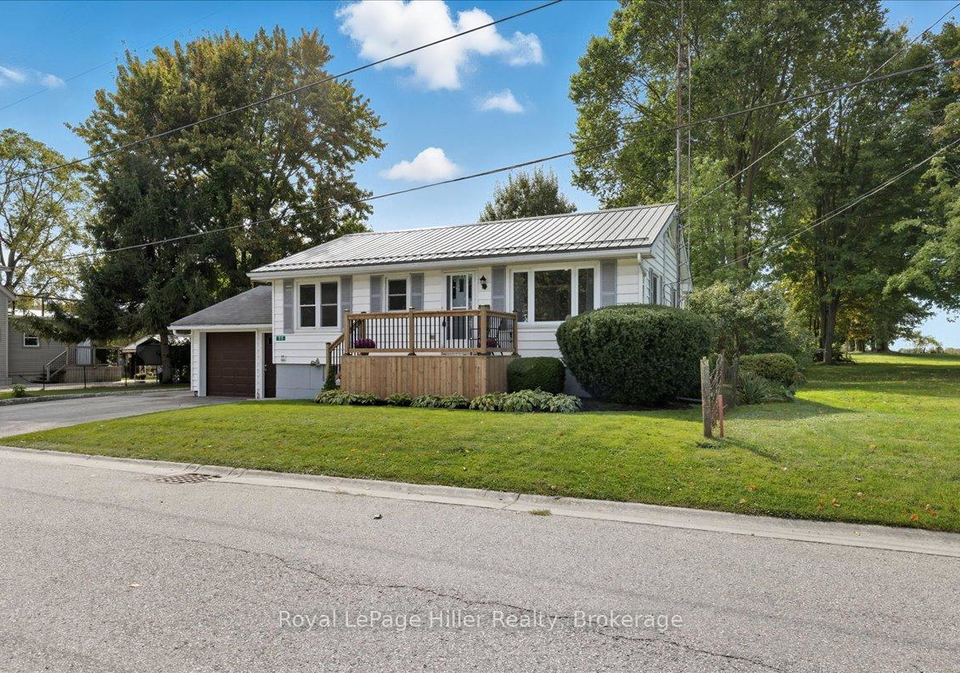 11-schade-street-west-perth-ontario-x12442484