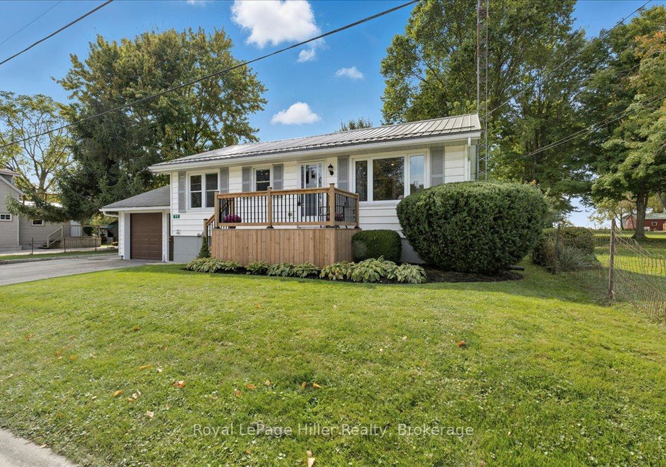 11-schade-street-west-perth-ontario-x12442484