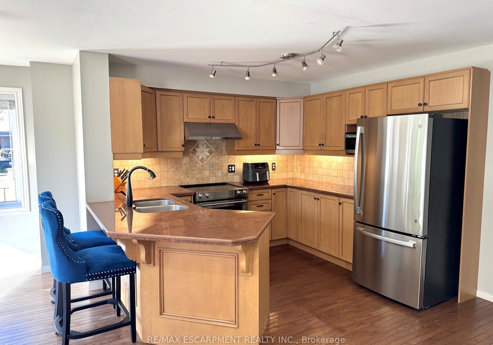 122-foxborough-drive-hamilton-ontario-x12442817