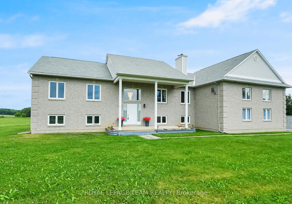 8665-russell-road-ottawa-ontario-x12442908