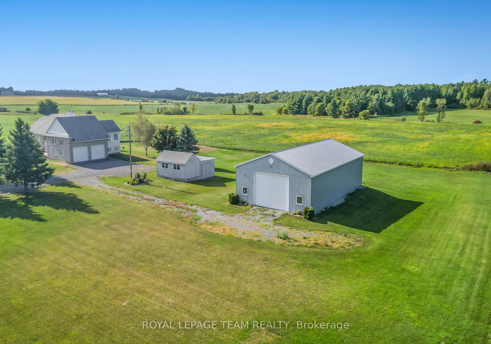 8665-russell-road-ottawa-ontario-x12442908