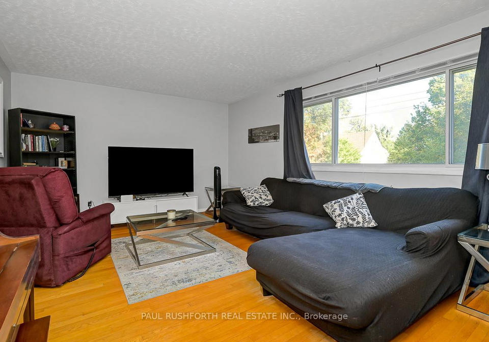 922-pinewood-crescent-ottawa-ontario-x12443074
