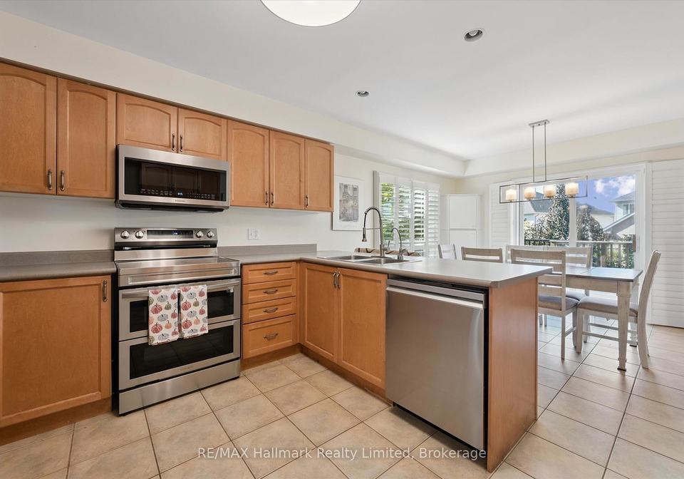 11-peer-drive-guelph-ontario-x12443321