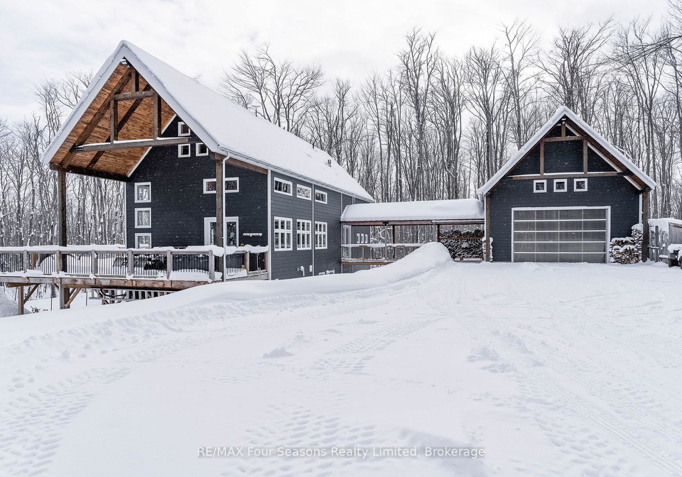 589108-grey-road-19-blue-mountains-ontario-x12443335