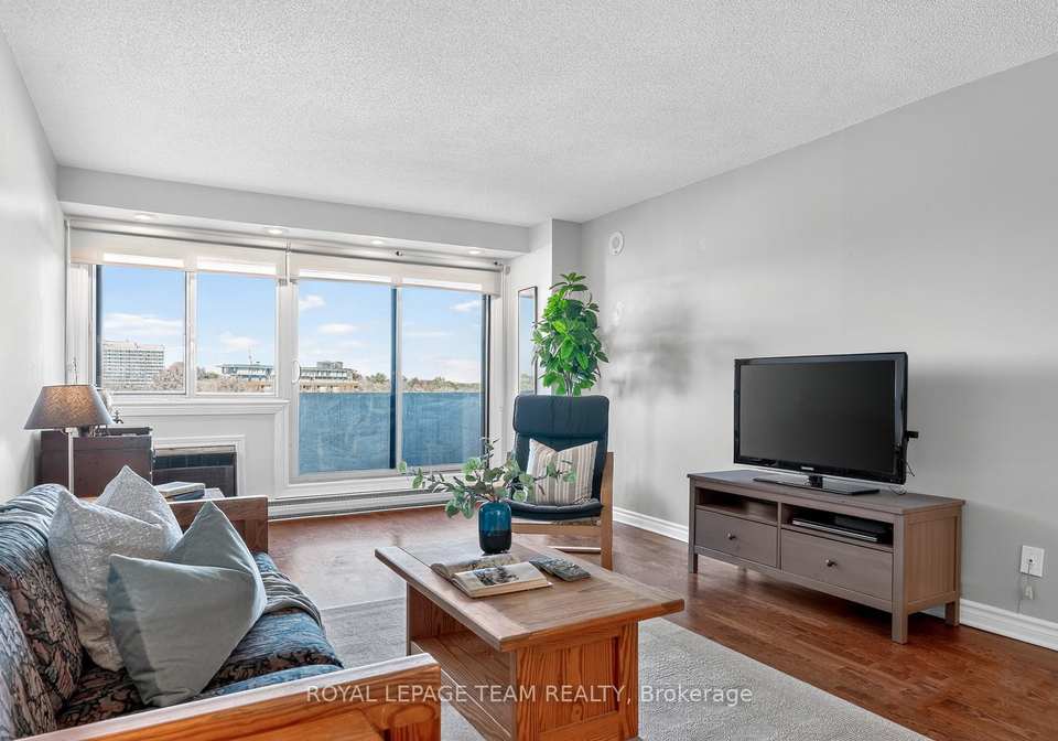 40-landry-street-ottawa-ontario-x12443471