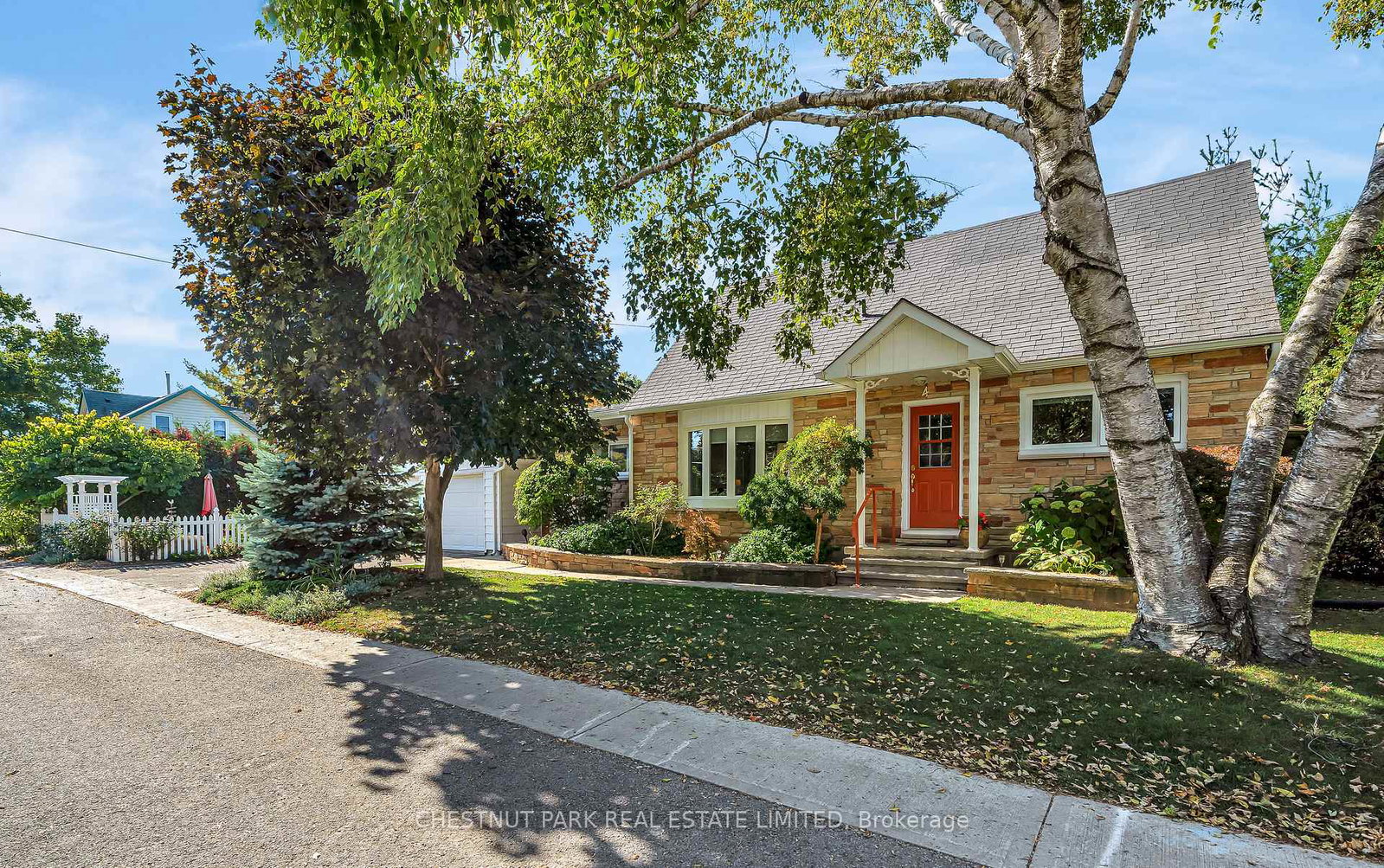 4-elm-street-prince-edward-county-ontario-x12443575