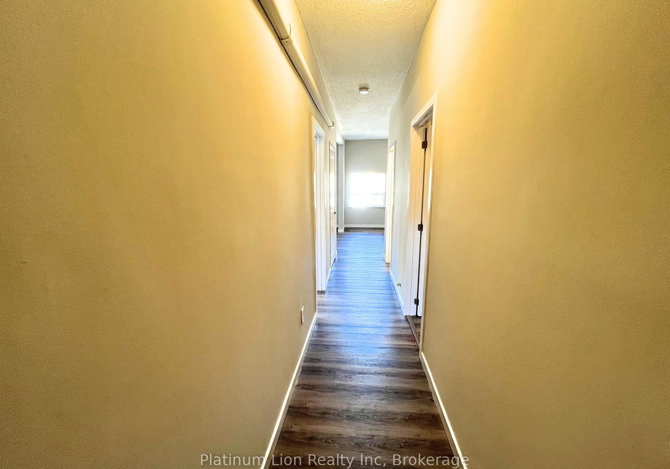 11park-street-s-hamilton-ontario-x12443650