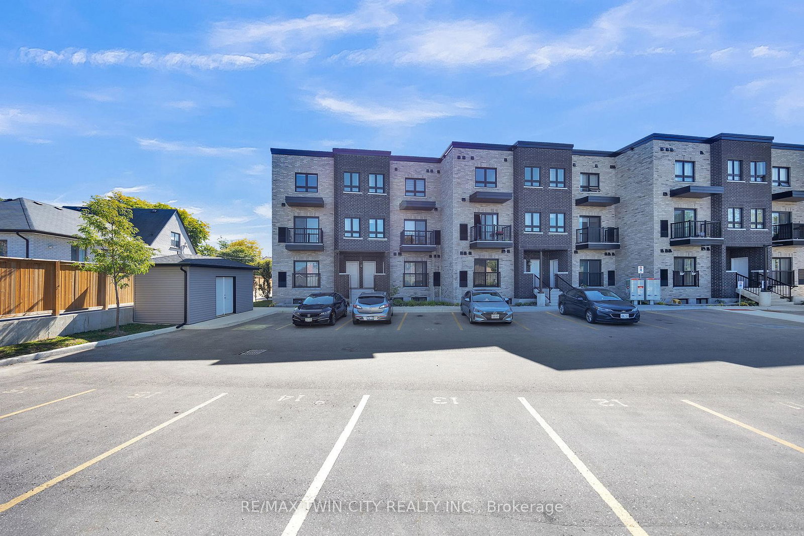 600-victoria-street-s-kitchener-ontario-x12443773