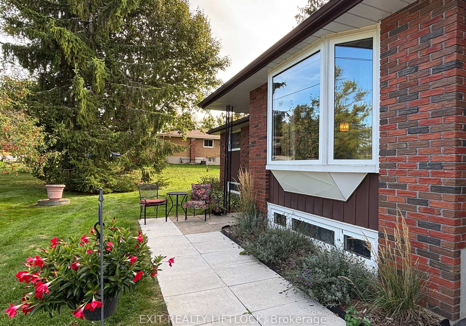 1276-beavis-boulevard-selwyn-ontario-x12443790