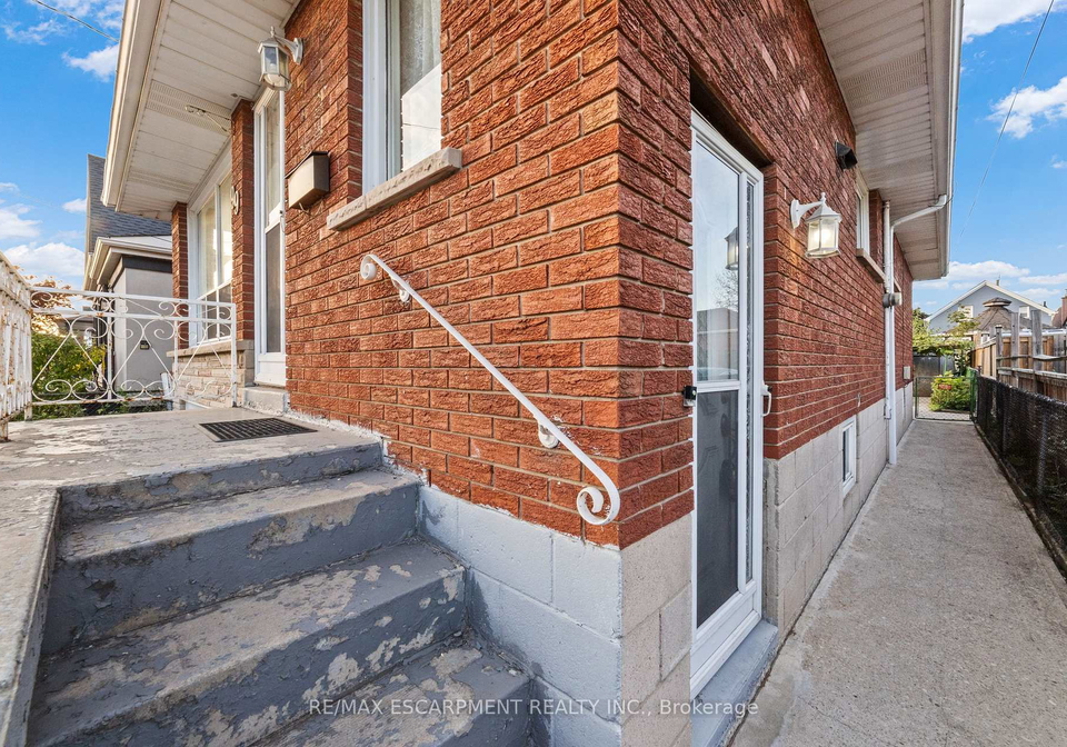 99-edinburgh-avenue-hamilton-ontario-x12443953