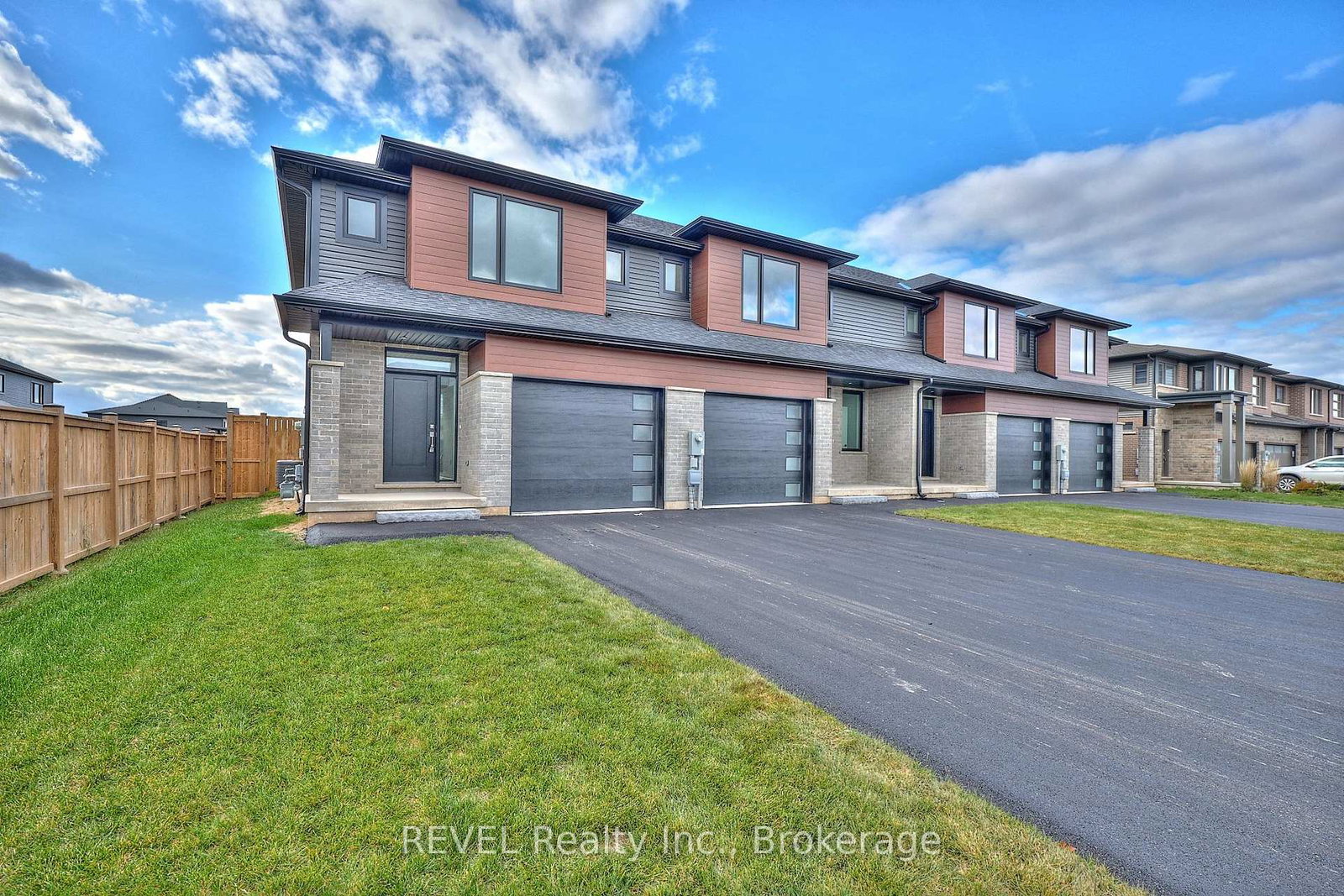 7445-matteo-drive-niagara-falls-ontario-x12444001