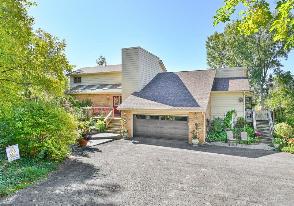 563-flying-club-road-quinte-west-ontario-x12444070