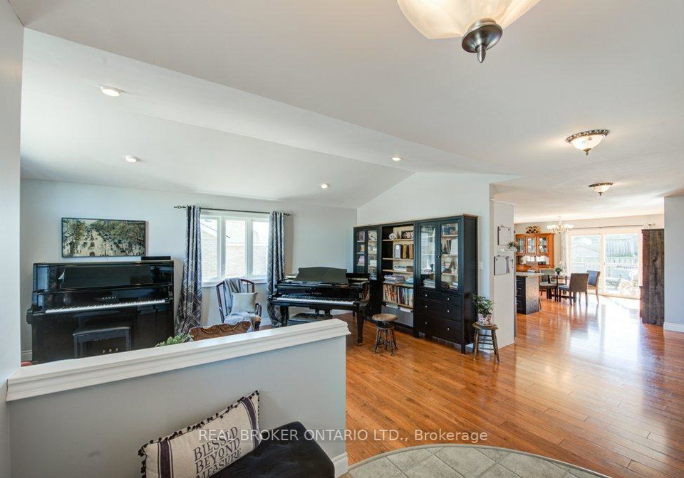 25-pickett-court-n-west-perth-ontario-x12444201