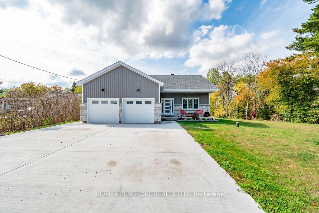 590-schwan-road-laurentian-valley-ontario-x12444210
