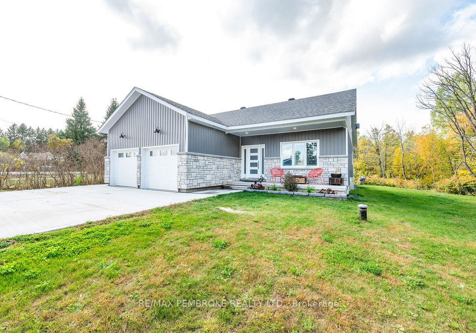 590-schwan-road-laurentian-valley-ontario-x12444210