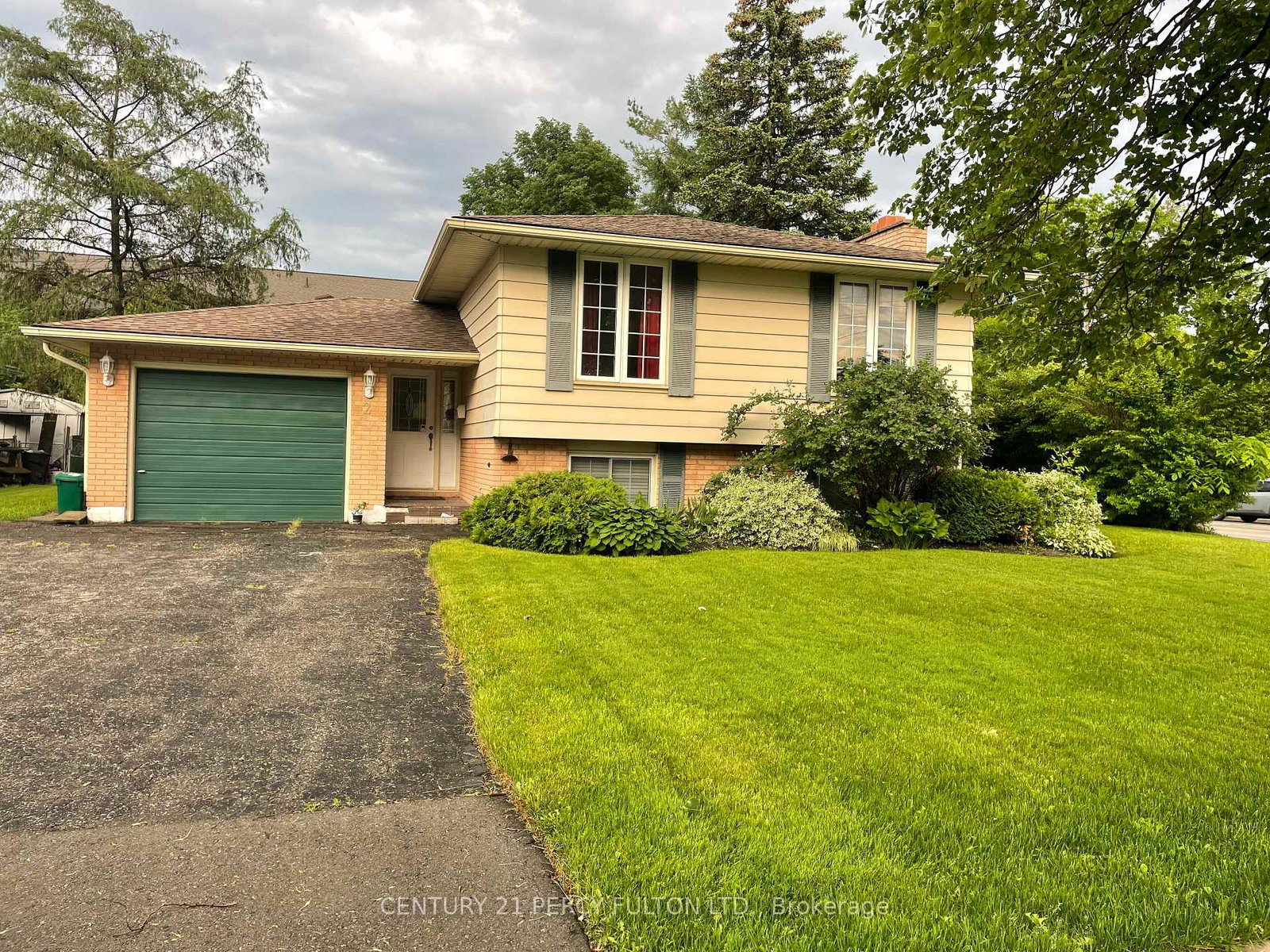 2-trelawn-parkway-e-welland-ontario-x12444397