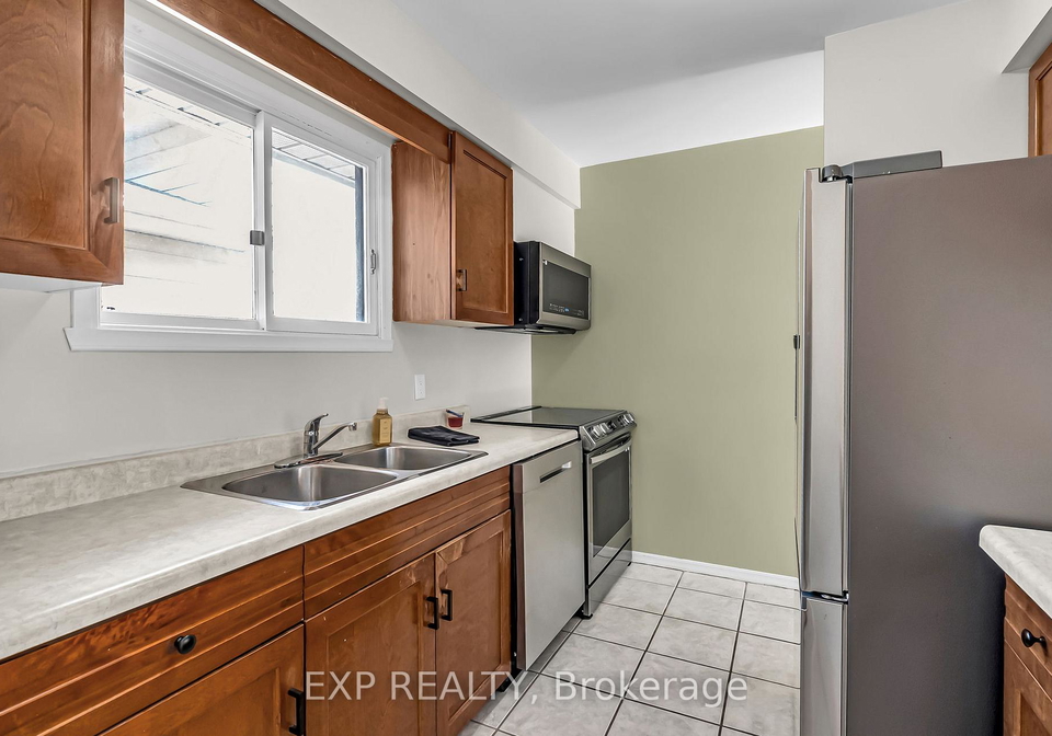 660-champlain-drive-cornwall-ontario-x12444602